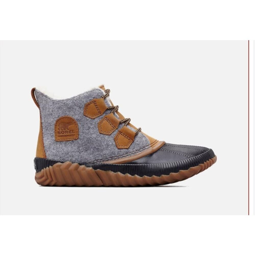 Sorel Get Out 'N About Plus Waterproof Booties in Trendsetter Women's Size 6
